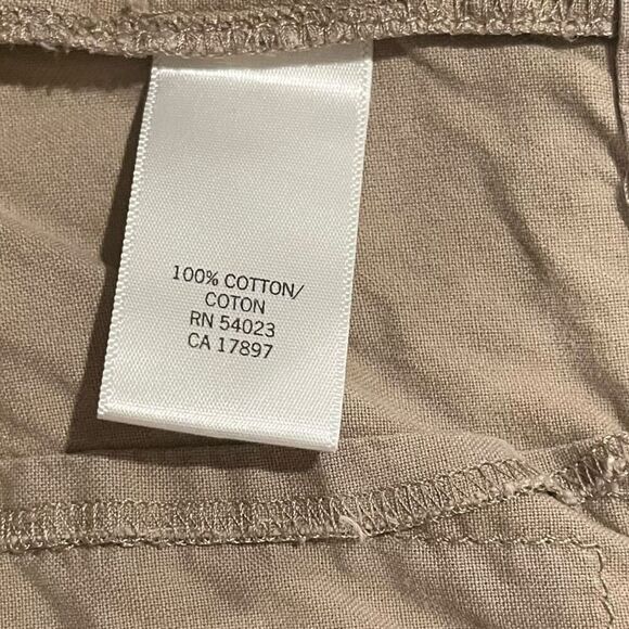 Banana Republic Khaki Martin Fit Cuffed Shorts - Size 4 - Picture 9 of 10